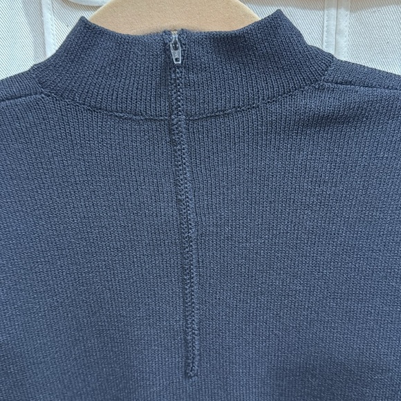 Classic St John Black Women's Top - Picture 4 of 6